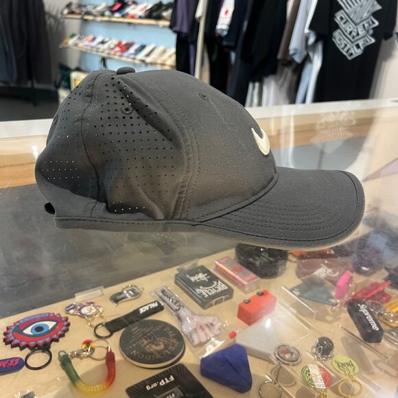 Nike Golf Perforated Dri-Fit Cap Grey - Picture 4 of 5